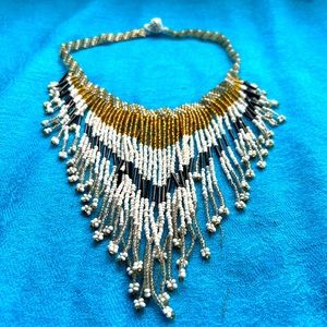 STATEMENT BEADED NECKLACE